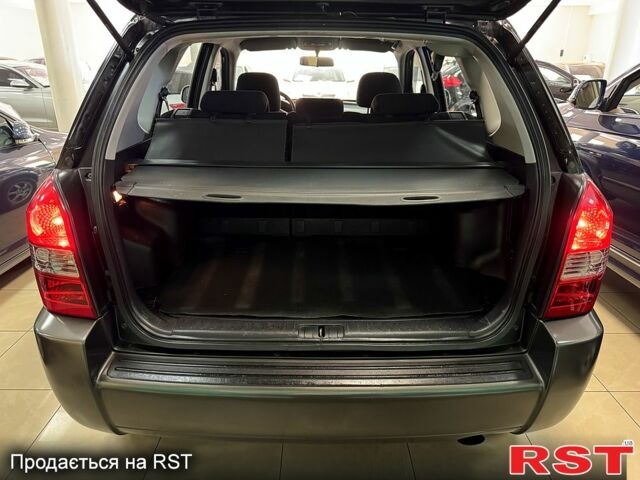 Черный Хендай Туксон, объемом двигателя 2 л и пробегом 160 тыс. км за 8800 $, фото 3 на Automoto.ua