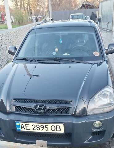 Черный Хендай Туксон, объемом двигателя 1.99 л и пробегом 240 тыс. км за 8700 $, фото 10 на Automoto.ua