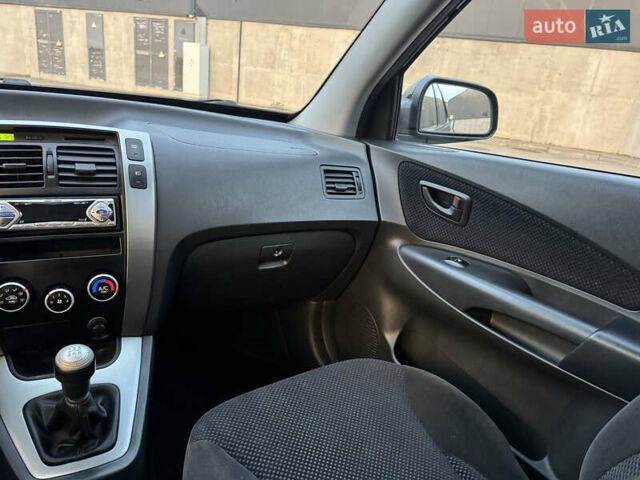 Хендай Туксон 2009 в Киеве на Automoto.ua Черный Хендай Туксон, объемом двигателя 2 л и пробегом 110 тыс. км за 8700 $, фото 30 на Automoto.ua