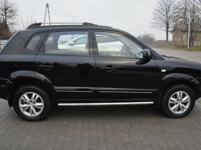 Черный Хендай Туксон, объемом двигателя 2 л и пробегом 184 тыс. км за 5480 $, фото 10 на Automoto.ua