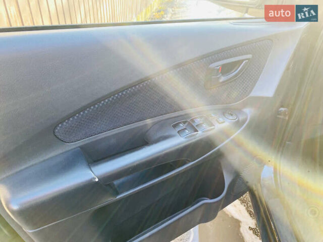 Черный Хендай Туксон, объемом двигателя 1.99 л и пробегом 95 тыс. км за 8700 $, фото 16 на Automoto.ua