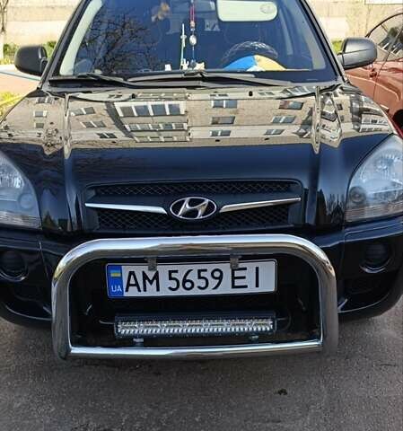 Черный Хендай Туксон, объемом двигателя 2 л и пробегом 226 тыс. км за 8700 $, фото 15 на Automoto.ua