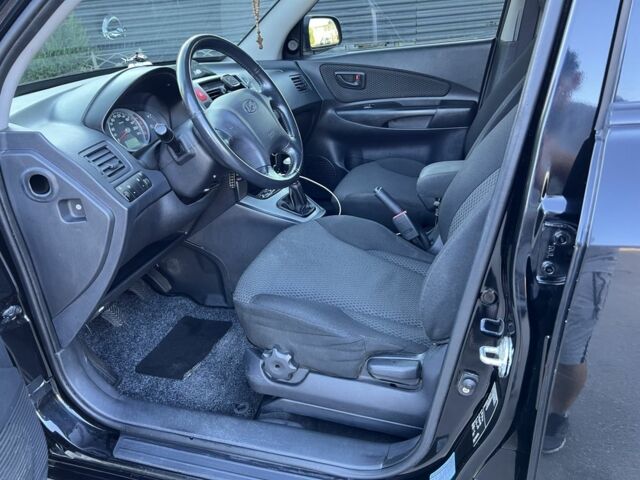 Хендай Туксон 2009 в Кривом Роге на Automoto.ua Черный Хендай Туксон, объемом двигателя 2 л и пробегом 245 тыс. км за 7900 $, фото 4 на Automoto.ua