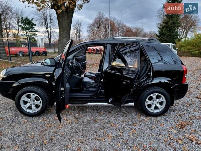 Хендай Туксон 2009 в Виннице на Automoto.ua Черный Хендай Туксон, объемом двигателя 2 л и пробегом 188 тыс. км за 9200 $, фото 19 на Automoto.ua
