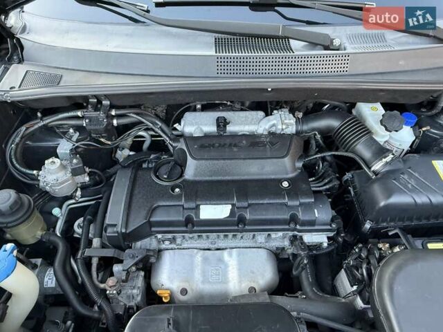 Черный Хендай Туксон, объемом двигателя 2 л и пробегом 110 тыс. км за 8899 $, фото 44 на Automoto.ua