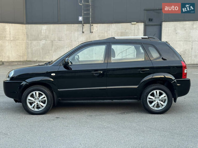Хендай Туксон 2009 в Киеве на Automoto.ua Черный Хендай Туксон, объемом двигателя 2 л и пробегом 110 тыс. км за 8700 $, фото 7 на Automoto.ua