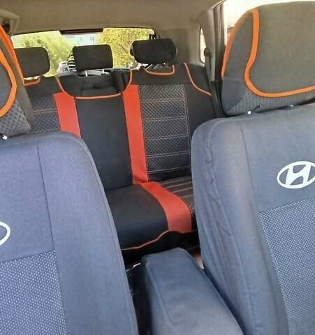 Черный Хендай Туксон, объемом двигателя 2 л и пробегом 226 тыс. км за 8700 $, фото 1 на Automoto.ua