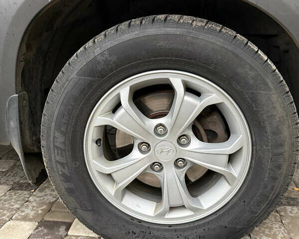 Черный Хендай Туксон, объемом двигателя 2.66 л и пробегом 205 тыс. км за 10000 $, фото 77 на Automoto.ua