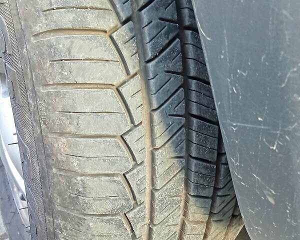 Черный Хендай Туксон, объемом двигателя 1.98 л и пробегом 298 тыс. км за 9300 $, фото 19 на Automoto.ua