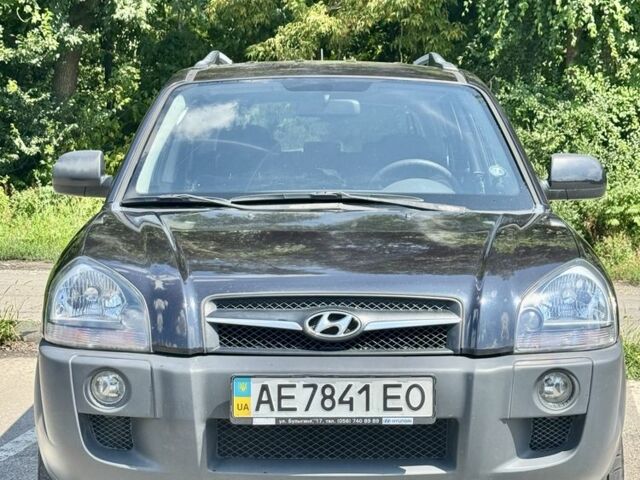 Чорний Хендай Туксон, об'ємом двигуна 2 л та пробігом 260 тис. км за 5500 $, фото 1 на Automoto.ua