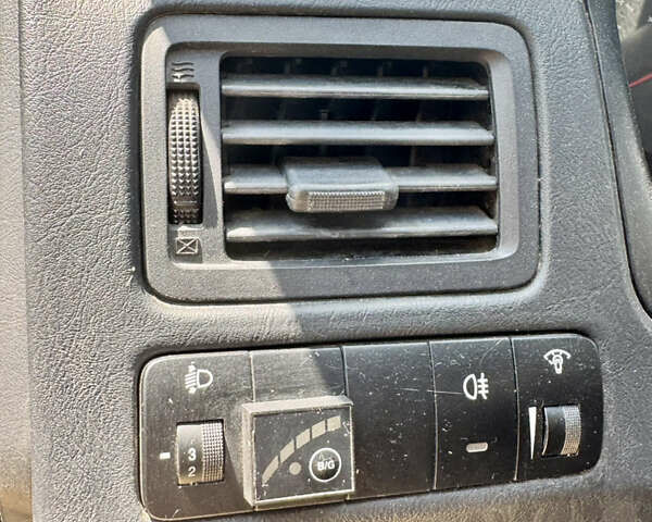 Черный Хендай Туксон, объемом двигателя 1.98 л и пробегом 252 тыс. км за 7999 $, фото 10 на Automoto.ua