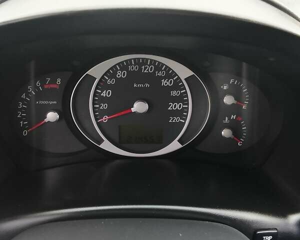 Черный Хендай Туксон, объемом двигателя 1.98 л и пробегом 214 тыс. км за 9100 $, фото 2 на Automoto.ua