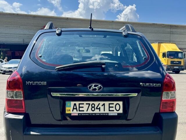 Чорний Хендай Туксон, об'ємом двигуна 2 л та пробігом 260 тис. км за 5500 $, фото 5 на Automoto.ua