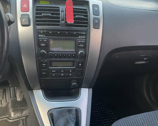 Чорний Хендай Туксон, об'ємом двигуна 1.98 л та пробігом 180 тис. км за 7950 $, фото 14 на Automoto.ua