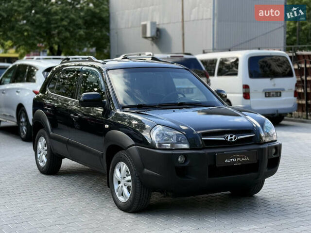 Чорний Хендай Туксон, об'ємом двигуна 1.99 л та пробігом 280 тис. км за 8900 $, фото 3 на Automoto.ua