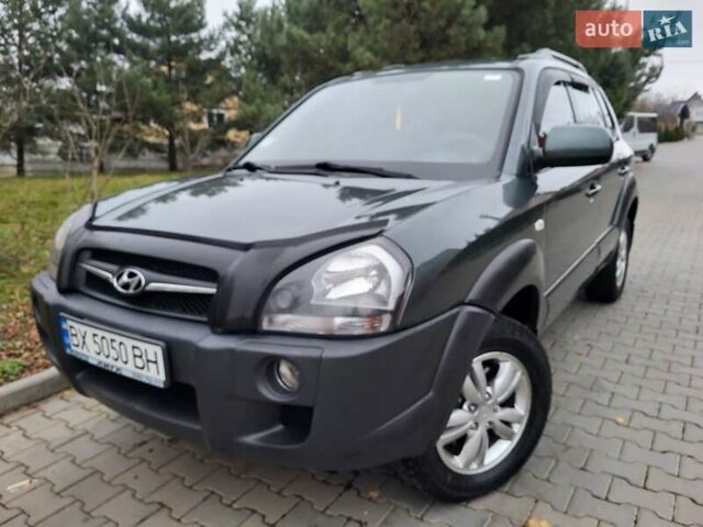Чорний Хендай Туксон, об'ємом двигуна 1.98 л та пробігом 160 тис. км за 10300 $, фото 2 на Automoto.ua