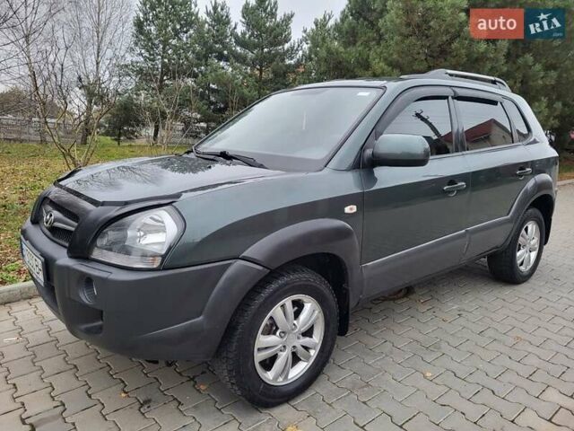 Чорний Хендай Туксон, об'ємом двигуна 1.98 л та пробігом 160 тис. км за 10300 $, фото 32 на Automoto.ua