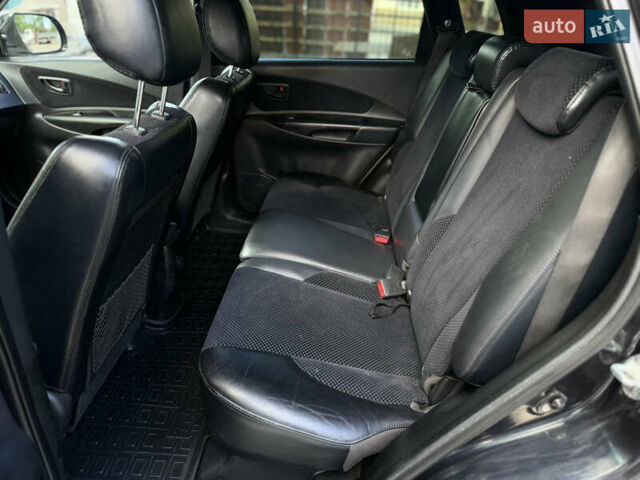 Чорний Хендай Туксон, об'ємом двигуна 1.99 л та пробігом 280 тис. км за 8900 $, фото 42 на Automoto.ua