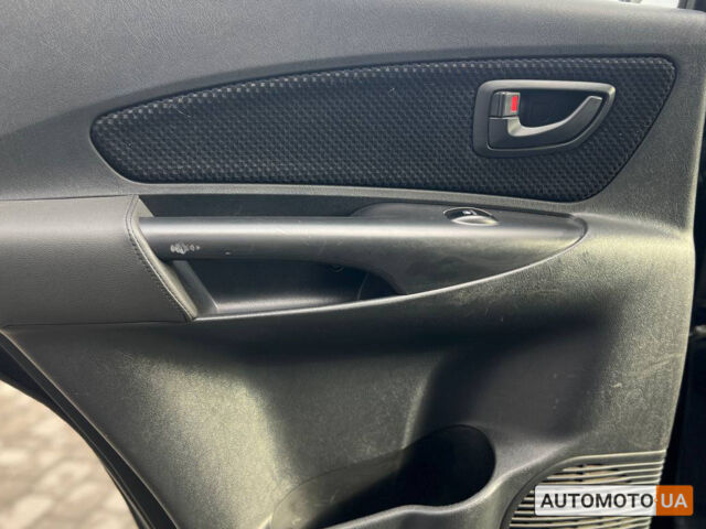 Черный Хендай Туксон, объемом двигателя 2 л и пробегом 178 тыс. км за 9600 $, фото 19 на Automoto.ua