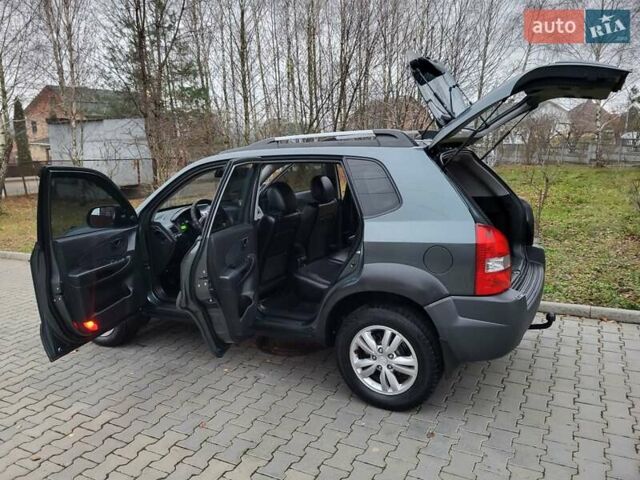 Чорний Хендай Туксон, об'ємом двигуна 1.98 л та пробігом 160 тис. км за 10300 $, фото 54 на Automoto.ua