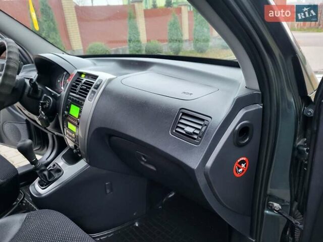 Чорний Хендай Туксон, об'ємом двигуна 1.98 л та пробігом 160 тис. км за 10300 $, фото 106 на Automoto.ua