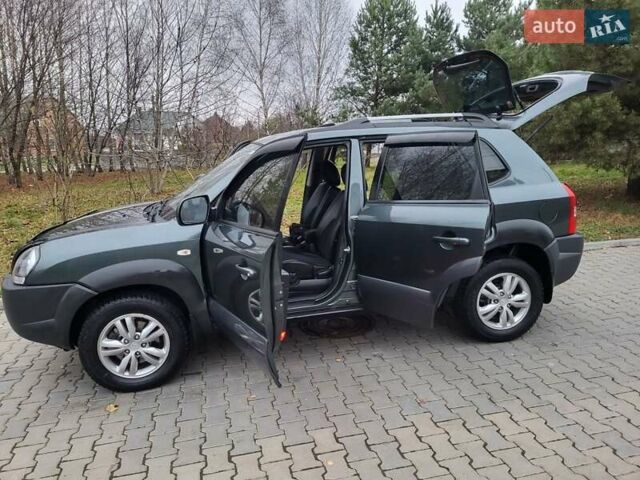 Чорний Хендай Туксон, об'ємом двигуна 1.98 л та пробігом 160 тис. км за 10300 $, фото 55 на Automoto.ua