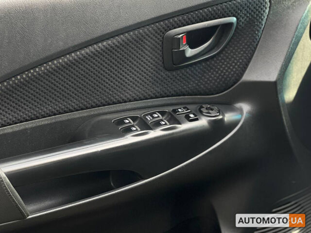 Черный Хендай Туксон, объемом двигателя 2 л и пробегом 178 тыс. км за 9600 $, фото 7 на Automoto.ua