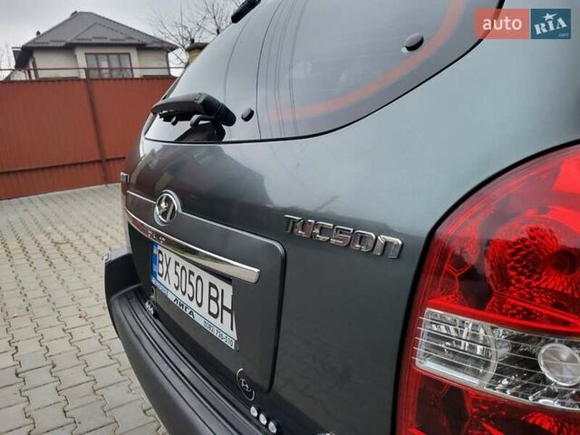 Чорний Хендай Туксон, об'ємом двигуна 1.98 л та пробігом 160 тис. км за 10300 $, фото 121 на Automoto.ua