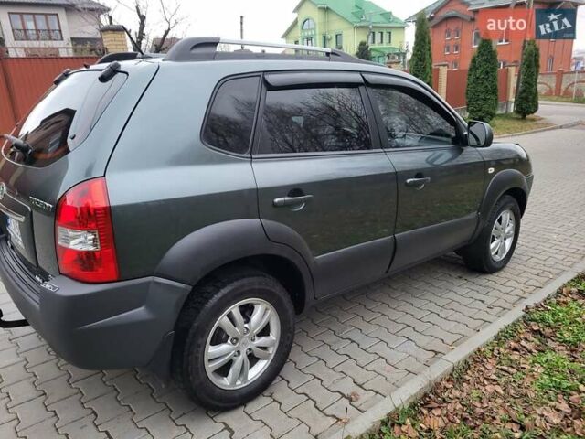 Чорний Хендай Туксон, об'ємом двигуна 1.98 л та пробігом 160 тис. км за 10300 $, фото 15 на Automoto.ua