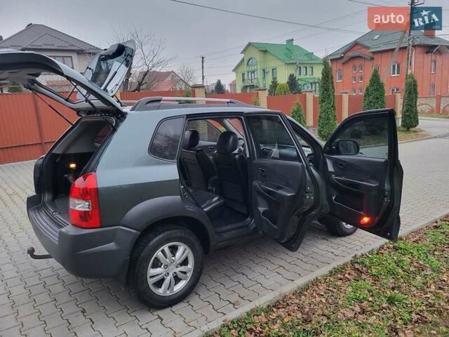 Чорний Хендай Туксон, об'ємом двигуна 1.98 л та пробігом 160 тис. км за 10300 $, фото 66 на Automoto.ua
