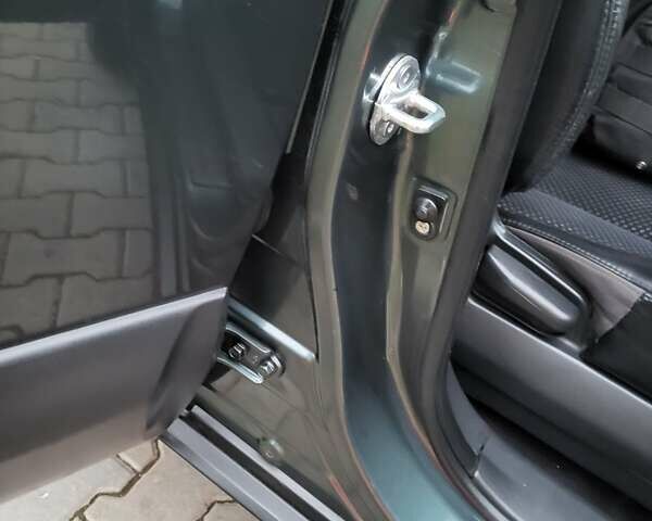 Чорний Хендай Туксон, об'ємом двигуна 1.98 л та пробігом 160 тис. км за 10300 $, фото 105 на Automoto.ua