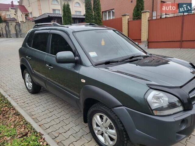 Чорний Хендай Туксон, об'ємом двигуна 1.98 л та пробігом 160 тис. км за 10300 $, фото 7 на Automoto.ua