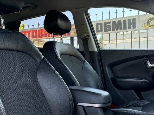 Черный Хендай Туксон, объемом двигателя 2.4 л и пробегом 299 тыс. км за 9800 $, фото 20 на Automoto.ua