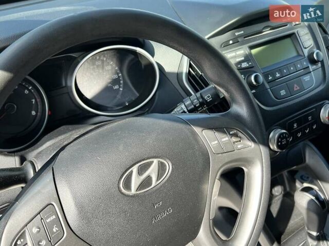 Чорний Хендай Туксон, об'ємом двигуна 2 л та пробігом 164 тис. км за 11490 $, фото 17 на Automoto.ua