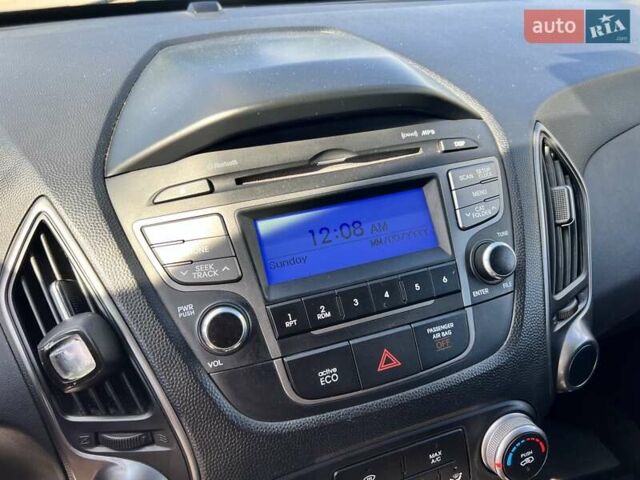 Чорний Хендай Туксон, об'ємом двигуна 2 л та пробігом 164 тис. км за 11490 $, фото 19 на Automoto.ua