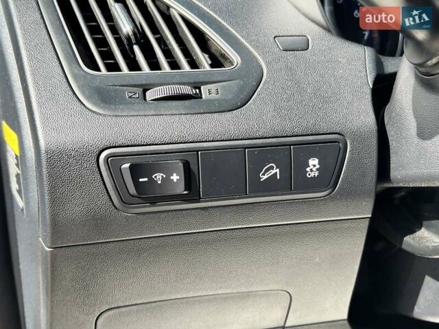 Чорний Хендай Туксон, об'ємом двигуна 2 л та пробігом 164 тис. км за 11490 $, фото 14 на Automoto.ua