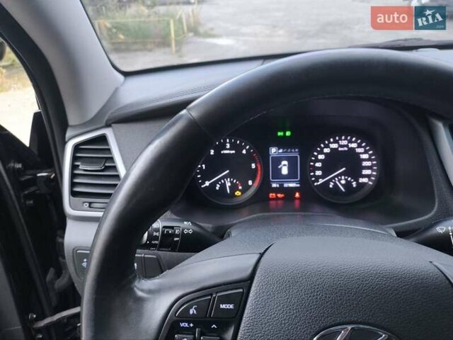 Чорний Хендай Туксон, об'ємом двигуна 1.7 л та пробігом 220 тис. км за 16000 $, фото 11 на Automoto.ua