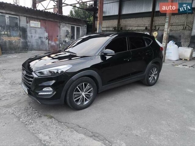Чорний Хендай Туксон, об'ємом двигуна 1.7 л та пробігом 220 тис. км за 16000 $, фото 6 на Automoto.ua
