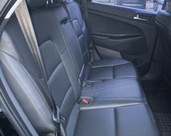 Чорний Хендай Туксон, об'ємом двигуна 1.7 л та пробігом 220 тис. км за 16000 $, фото 8 на Automoto.ua