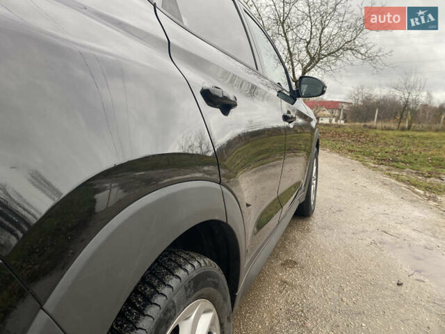 Черный Хендай Туксон, объемом двигателя 2 л и пробегом 190 тыс. км за 18000 $, фото 10 на Automoto.ua