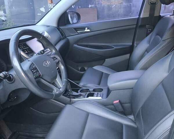 Чорний Хендай Туксон, об'ємом двигуна 1.7 л та пробігом 220 тис. км за 16000 $, фото 10 на Automoto.ua
