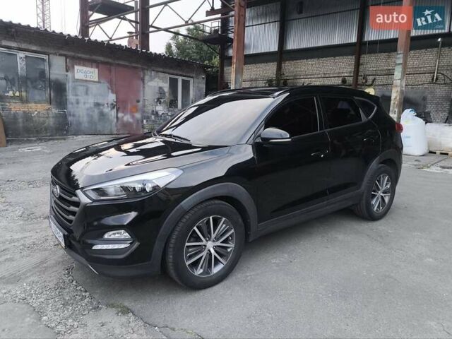 Чорний Хендай Туксон, об'ємом двигуна 1.7 л та пробігом 220 тис. км за 16000 $, фото 12 на Automoto.ua