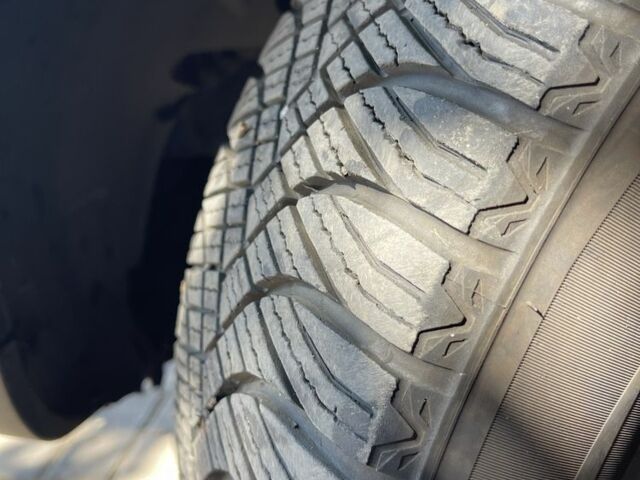 Чорний Хендай Туксон, об'ємом двигуна 2 л та пробігом 140 тис. км за 12300 $, фото 9 на Automoto.ua