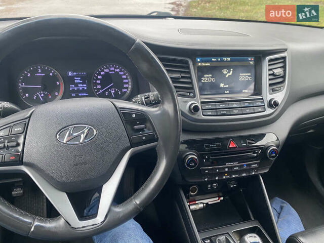 Черный Хендай Туксон, объемом двигателя 2 л и пробегом 190 тыс. км за 18000 $, фото 22 на Automoto.ua