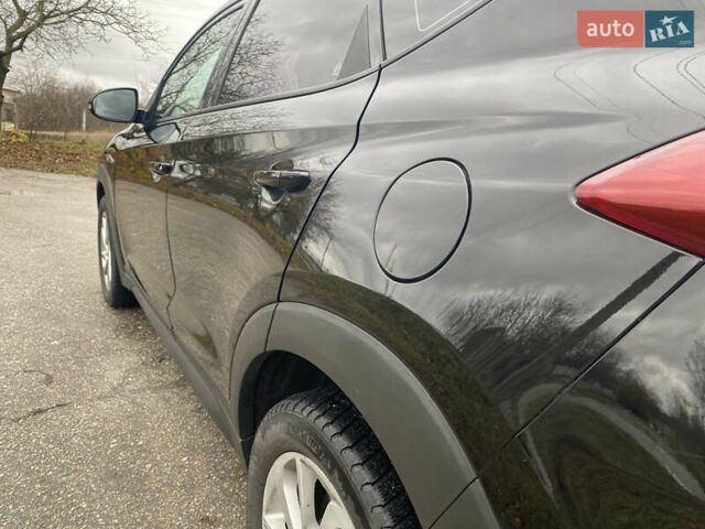 Черный Хендай Туксон, объемом двигателя 2 л и пробегом 190 тыс. км за 18000 $, фото 9 на Automoto.ua