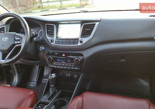 Черный Хендай Туксон, объемом двигателя 2 л и пробегом 192 тыс. км за 19999 $, фото 34 на Automoto.ua