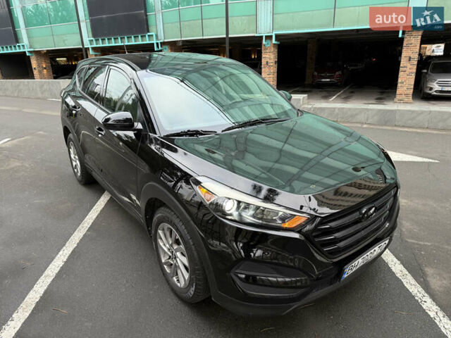 Черный Хендай Туксон, объемом двигателя 2 л и пробегом 168 тыс. км за 13400 $, фото 3 на Automoto.ua