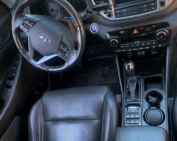 Черный Хендай Туксон, объемом двигателя 1.59 л и пробегом 92 тыс. км за 18800 $, фото 8 на Automoto.ua