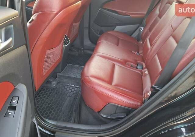 Чорний Хендай Туксон, об'ємом двигуна 2 л та пробігом 192 тис. км за 21000 $, фото 42 на Automoto.ua