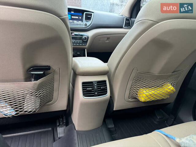 Хендай Туксон 2016 у Братском на Automoto.ua Чорний Хендай Туксон, об'ємом двигуна 1.69 л та пробігом 120 тис. км за 21500 $, фото 21 на Automoto.ua